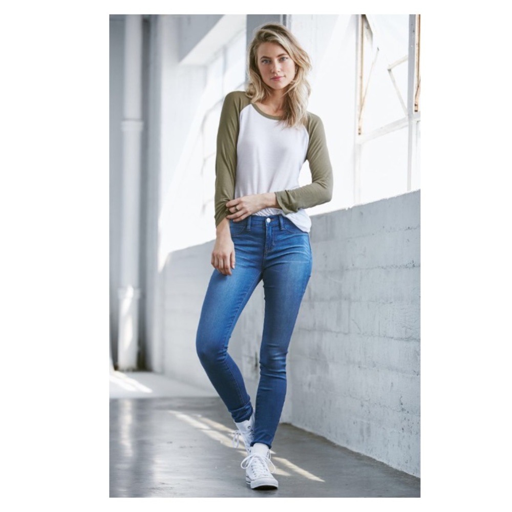 Bullhead Denim Co. Medium Wash Skinny Jeans